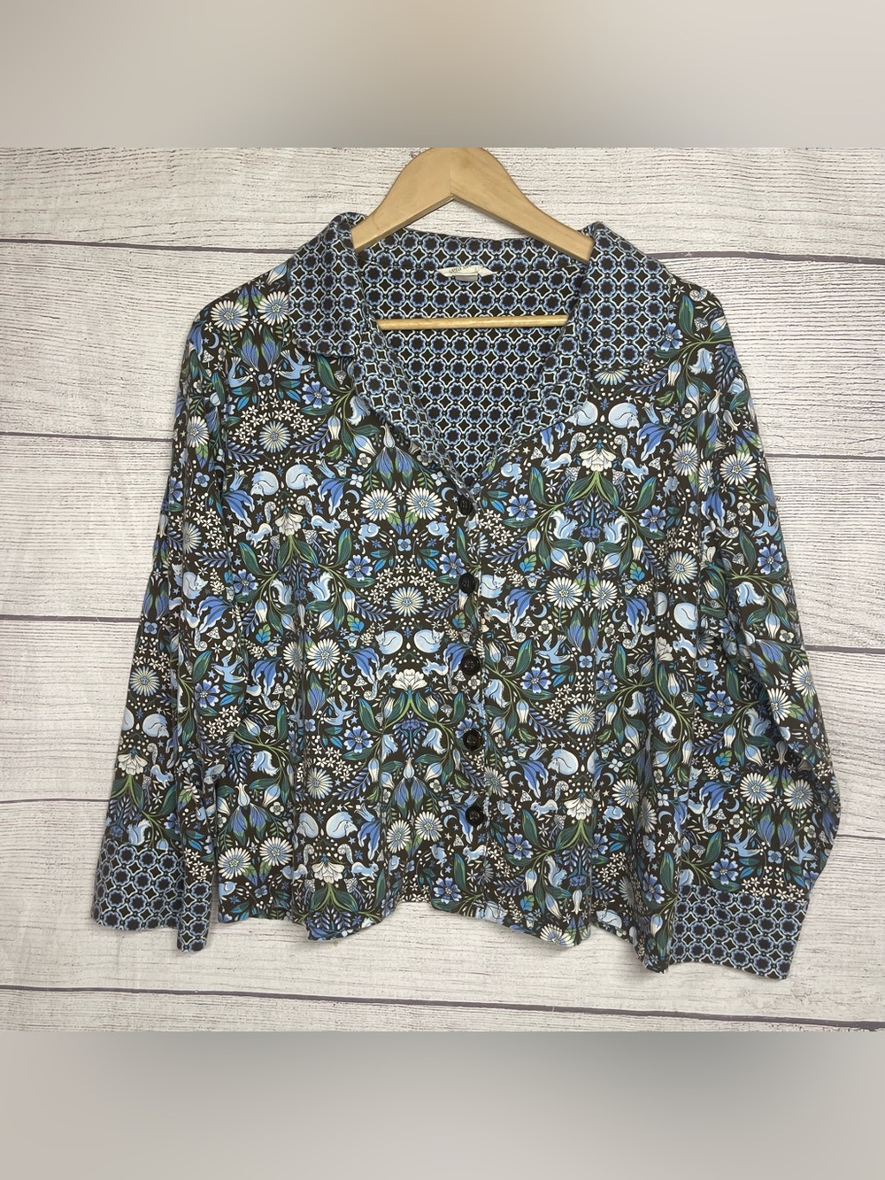 Vera Bradley Women’s XXL Blue Dark Woodland Floral Print Button-Down Top